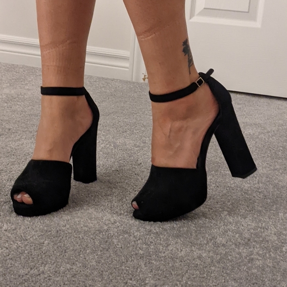 Stuart Weitzman platform heels - Picture 6 of 7